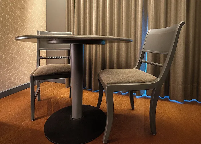 Hive Napoles By G Hotel 4*